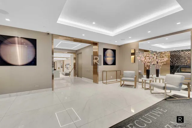 $839,000 | 150 West 51st Street, Unit 1508 | Theater District