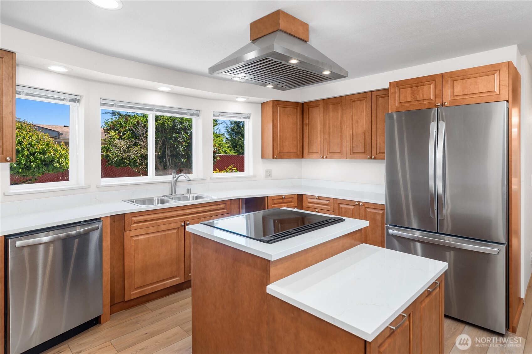 2289 Towne Point Avenue Port Townsend, WA 98368 - Photo 10 of 35