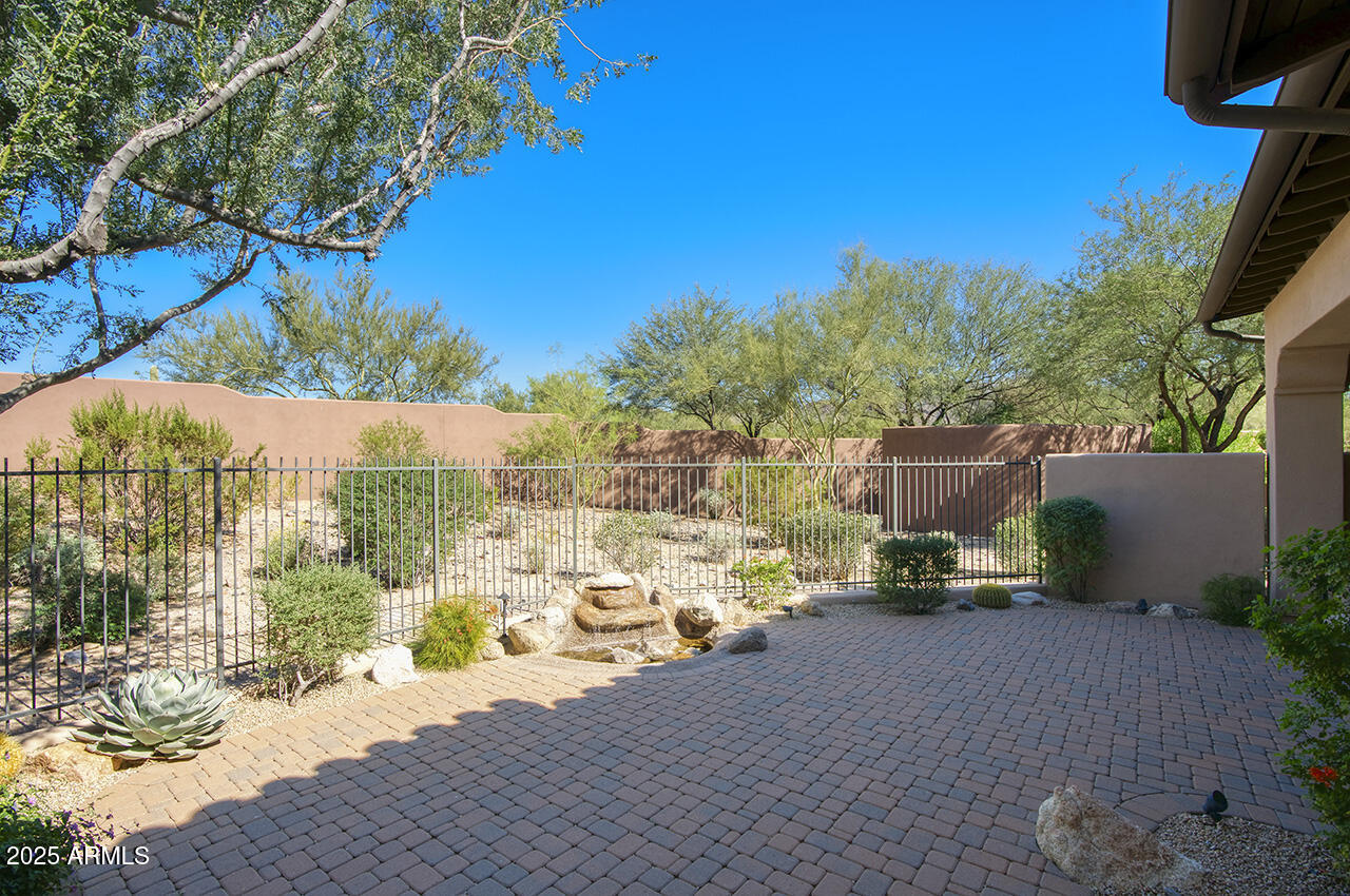 9190 East Hoverland Road Scottsdale, AZ 85255 - Photo 23 of 35 a picture of a city view