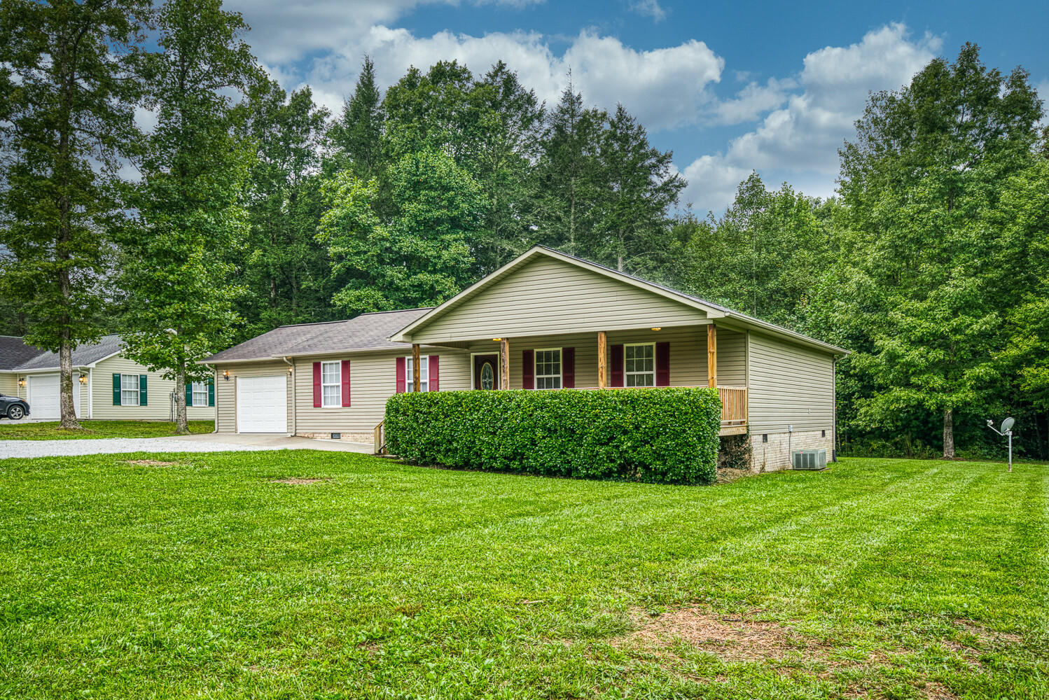 1334 Phillips Flats Road Oneida, TN 37841 - Photo 4 of 28 02_1334PhillipsFlatsRdOneida009_TNPC2Edi