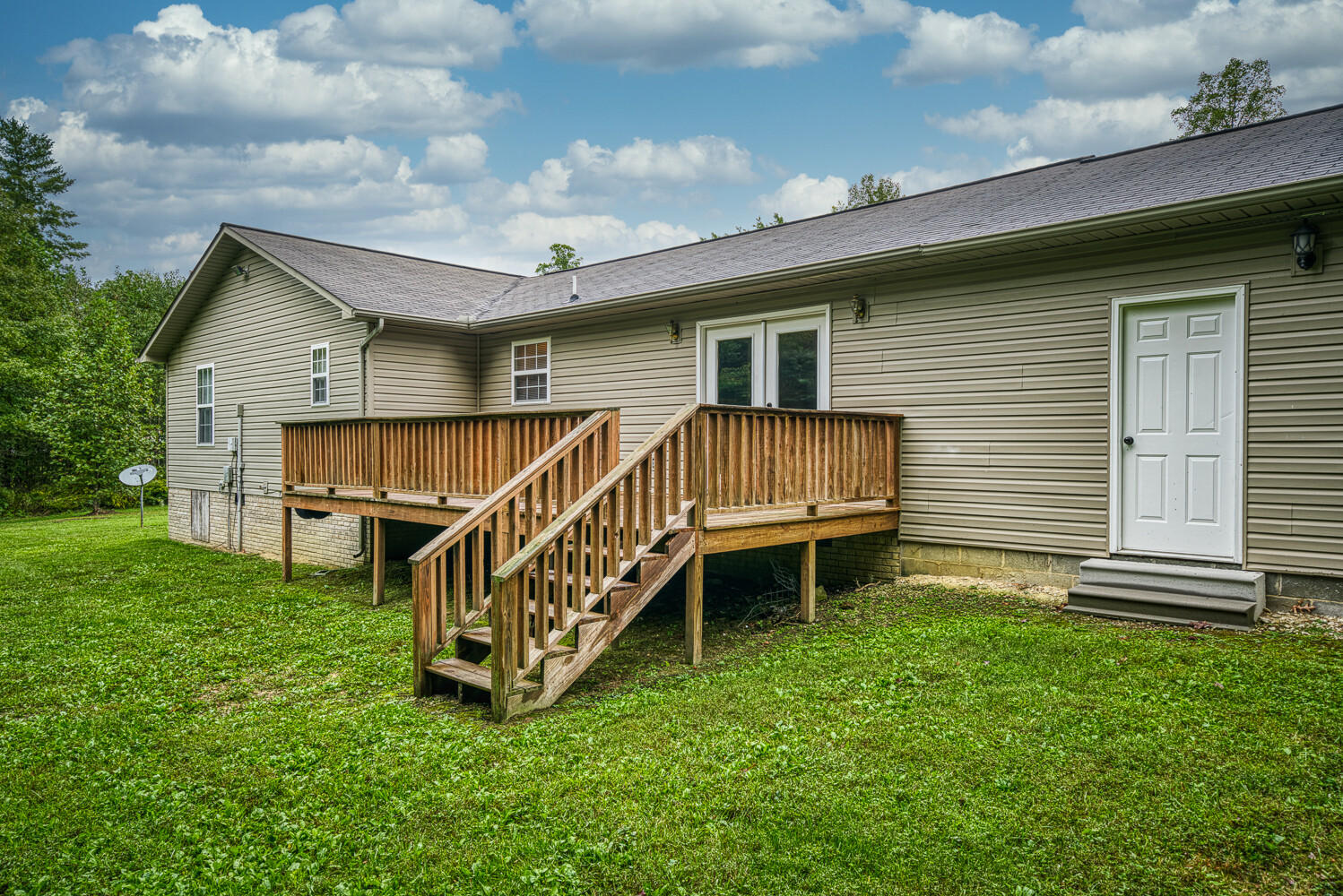 1334 Phillips Flats Road Oneida, TN 37841 - Photo 9 of 28 08_1334PhillipsFlatsRdOneida049_TNPC2Edi
