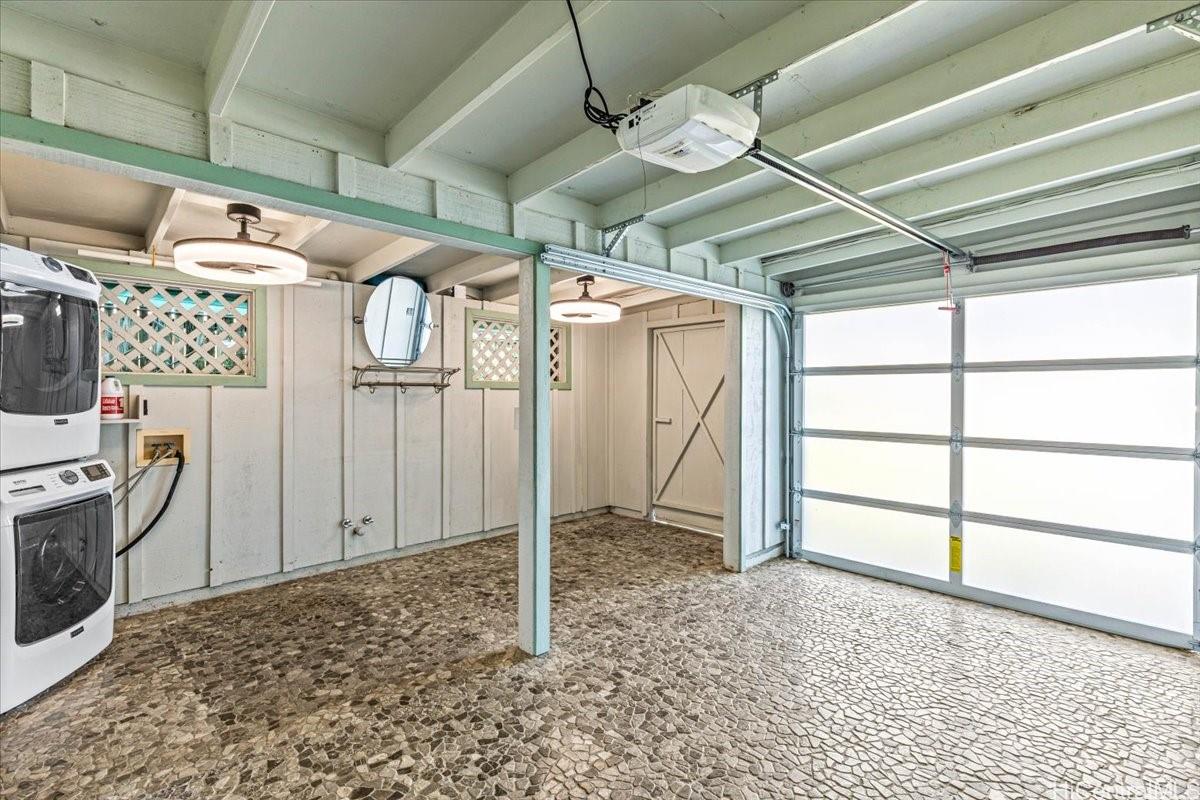 465 Kawailoa Road, Unit C Kailua, HI 96734 - Photo 19 of 25 Enclosed lanai w/ laundry