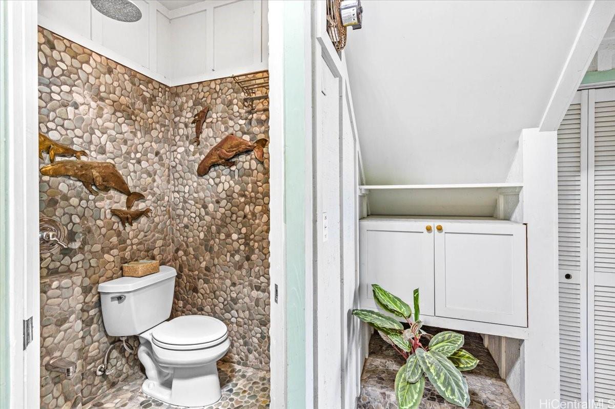 465 Kawailoa Road, Unit C Kailua, HI 96734 - Photo 20 of 25 Beautiful 3rd bathroom w/designer humpbacks decorating the walls