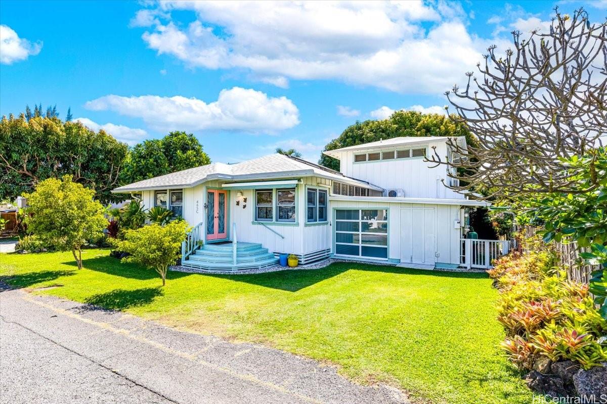 465 Kawailoa Road, Unit C Kailua, HI 96734 - Photo 2 of 25 Welcome home to this incredible updated gorgeously maintained property on a private lane just 4 homes from Kailua Beach