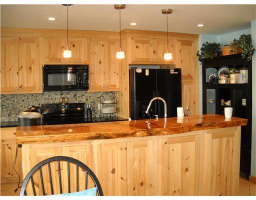 34 Shore Road Gray, ME 04039 - Photo 4 of 14 Kitchen.