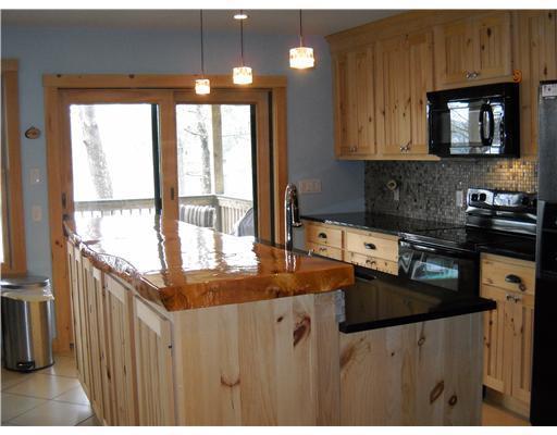 34 Shore Road Gray, ME 04039 - Photo 6 of 14 Kitchen.