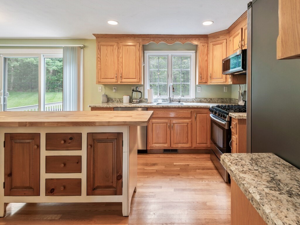 569 Marston Road Northbridge, MA 01588 - Photo 14 of 40 Gallery Image 14