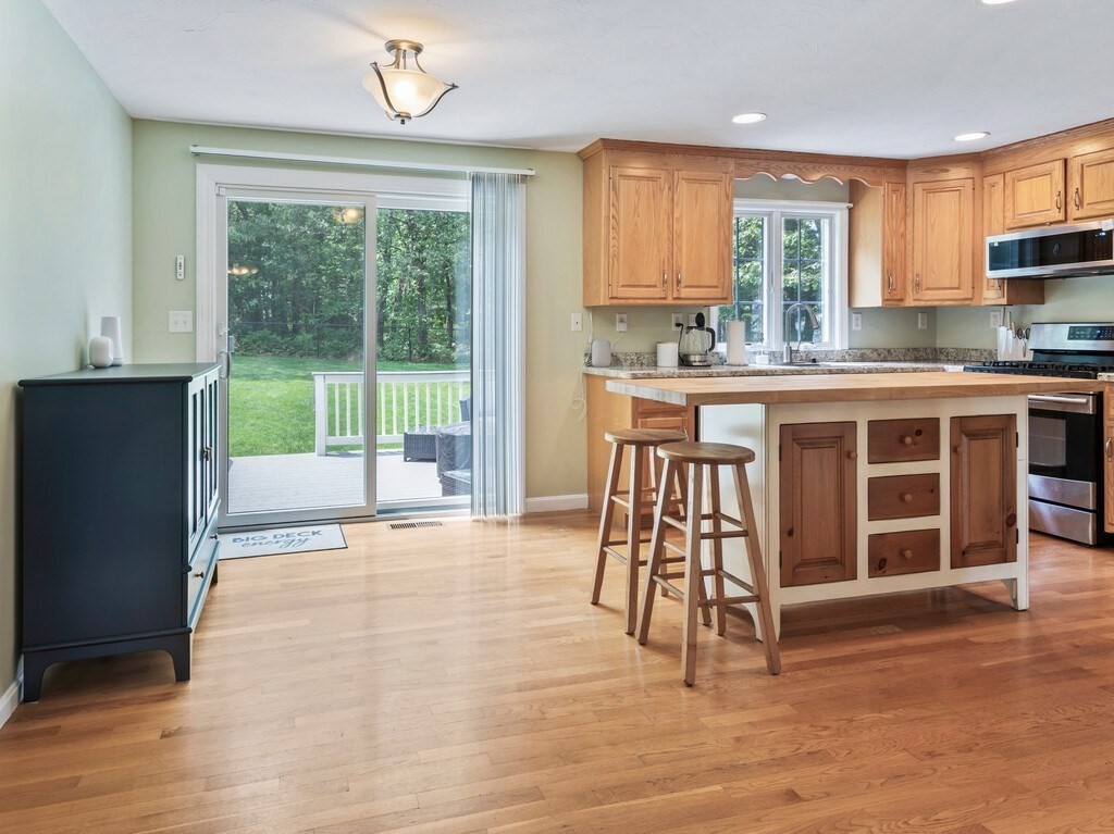 569 Marston Road Northbridge, MA 01588 - Photo 10 of 40 Gallery Image 10