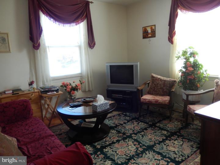 202 South Sproul Road Broomall, PA 19008 - Photo 4 of 16 Gallery Image 4