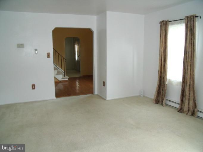 4803 Kelly Road Woodbridge, VA 22193 - Photo 9 of 27 Living Room to Foyer