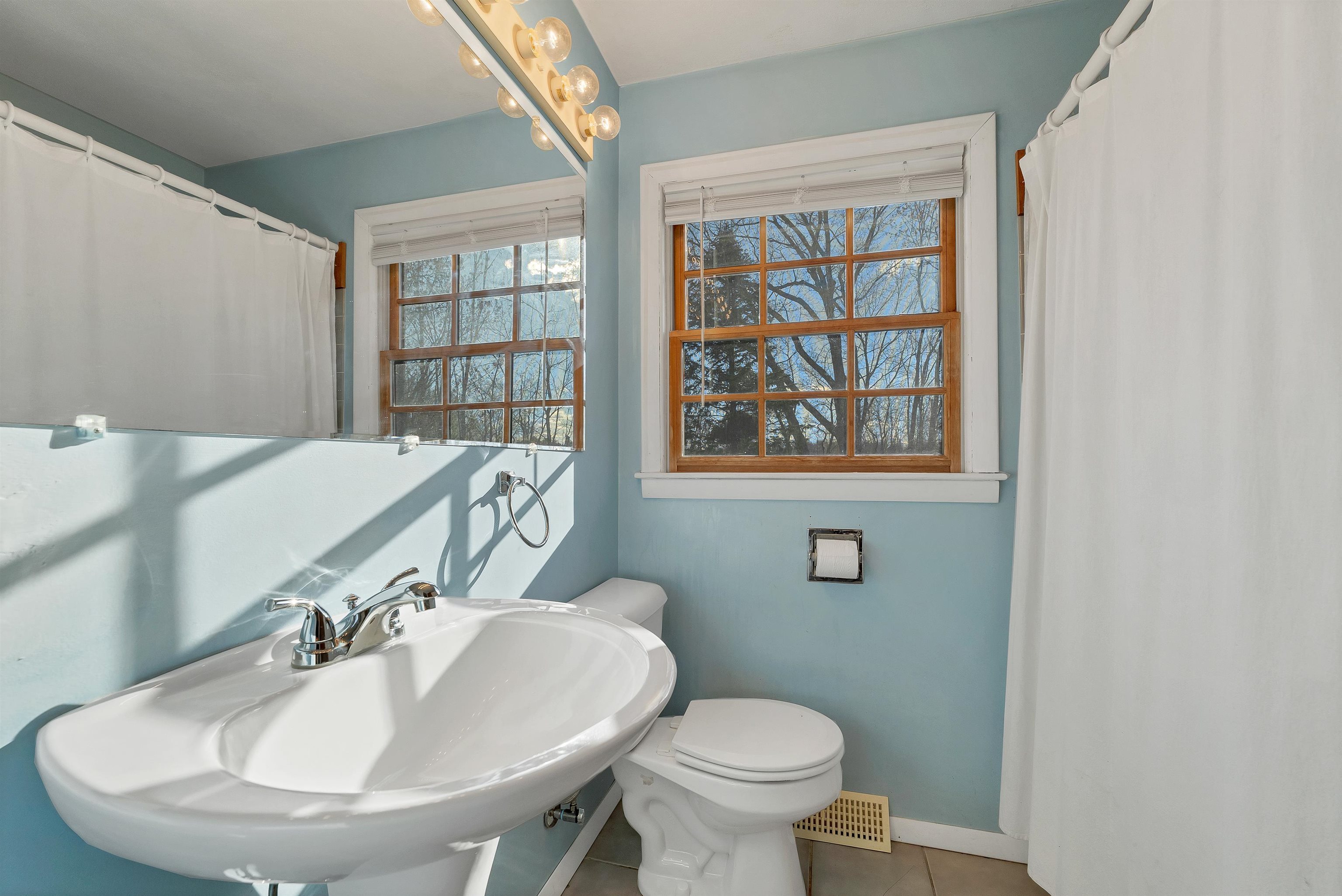 535 Ocean Road Portsmouth, NH 03801 - Photo 9 of 45