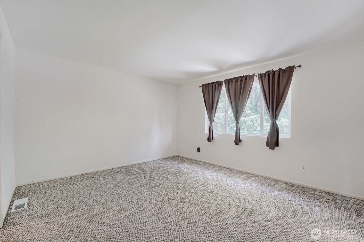 27426 Maple Ridge Way Southeast Maple Valley, WA 98038 - Photo 16 of 30