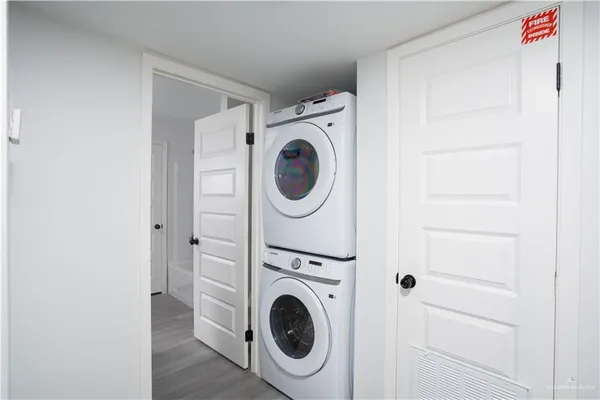 $1,000 | 1107 Shasta Avenue, Unit 1, McAllen, TX 78504