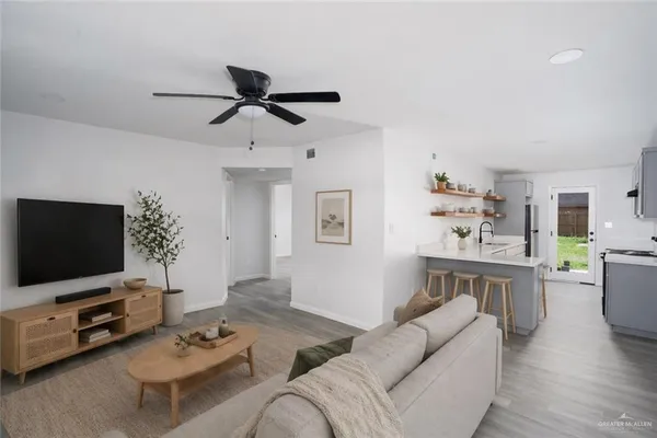 $1,000 | 1107 Shasta Avenue, Unit 1, McAllen, TX 78504