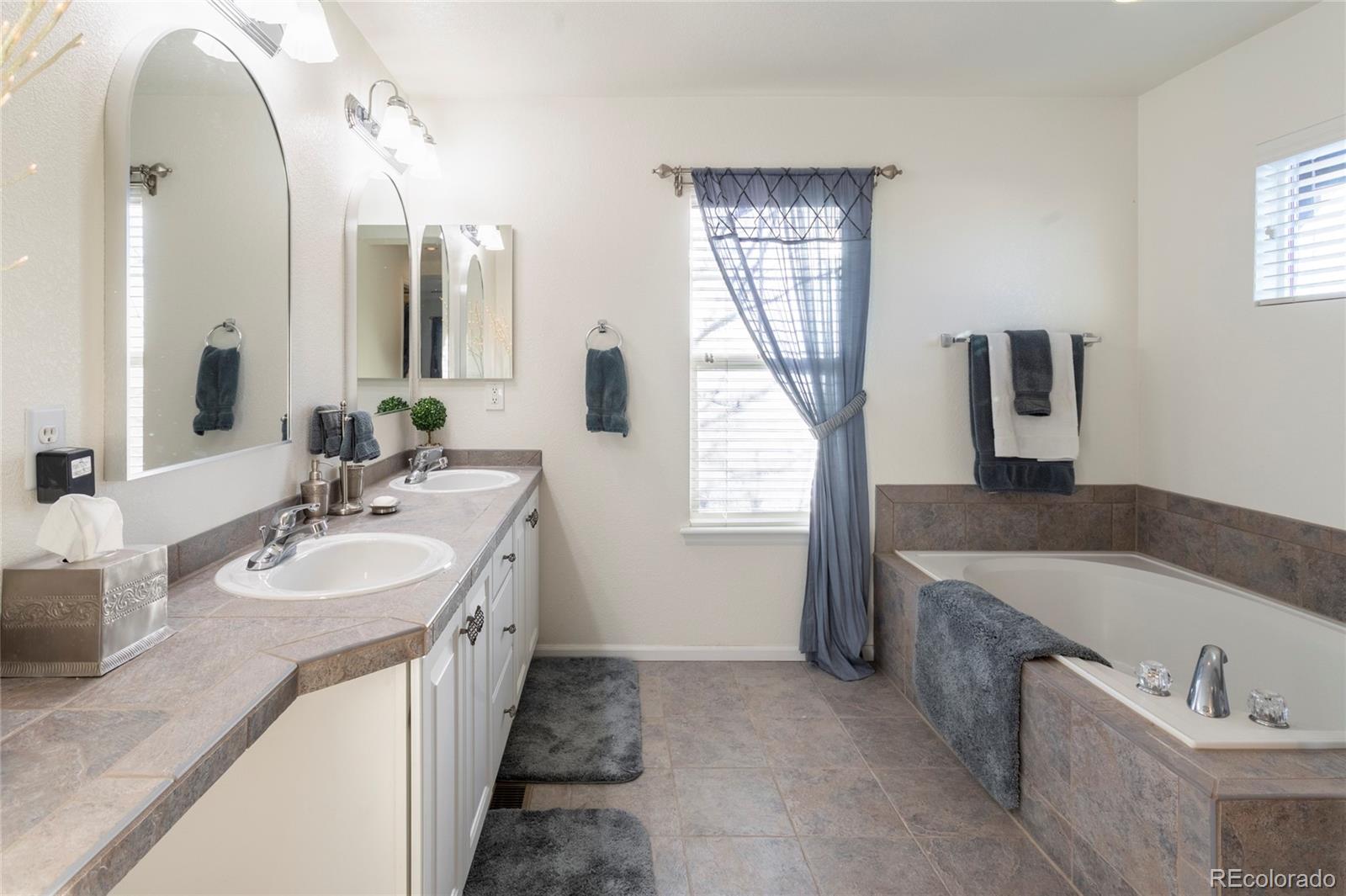5446 Fullerton Circle Highlands Ranch, CO 80130 - Photo 25 of 42