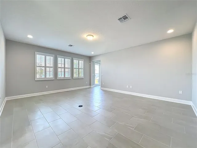a view of livingroom with furniture