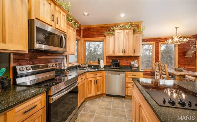 $1,100,000 | 3403 Ripley Bb-2, Doniphan, MO 63935