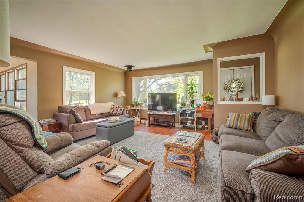 840 West Rose Center Road Holly, MI 48442 - Photo 2 of 26