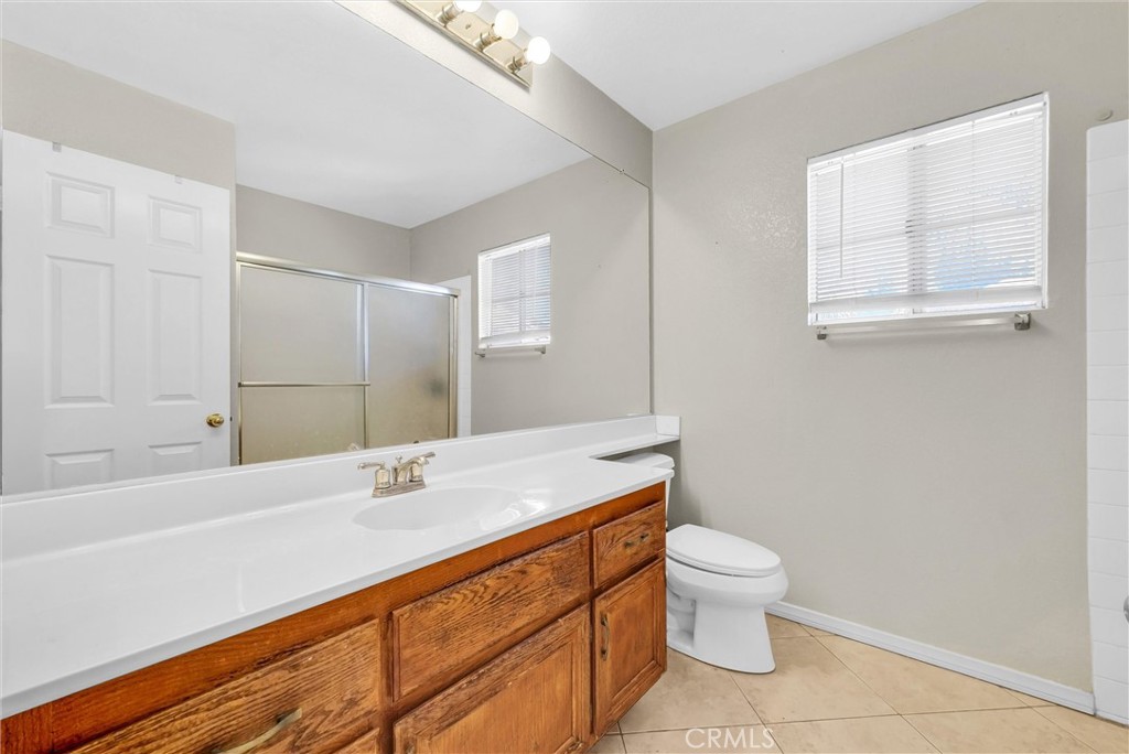 7437 Red Clover Way Highland, CA 92346 - Photo 21 of 33 Secondary Bathroom