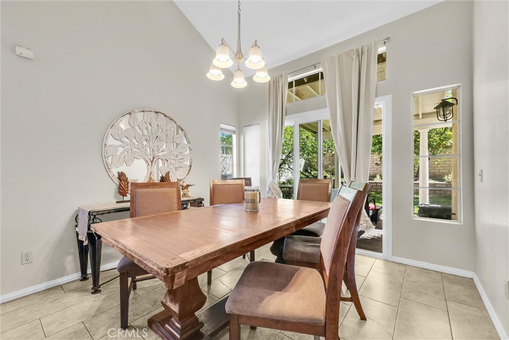 7437 Red Clover Way Highland, CA 92346 - Photo 5 of 33 Dining area