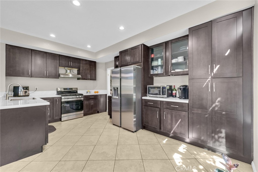 7437 Red Clover Way Highland, CA 92346 - Photo 7 of 33 Remodeled Kitchen