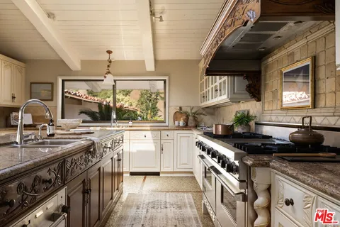 $6,495,000 | 28611 Bamfield Drive, Agoura Hills, CA 91301