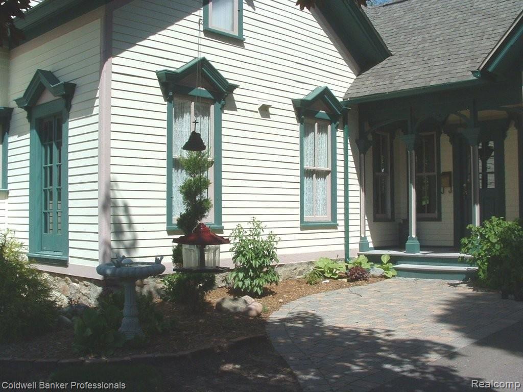 373 Rayson Street Northville, MI 48167 - Photo 4 of 20 RAYSON 373 037.jpg