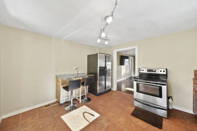 $180,000 | 884 Bryant Avenue, Jackson, MI 49202