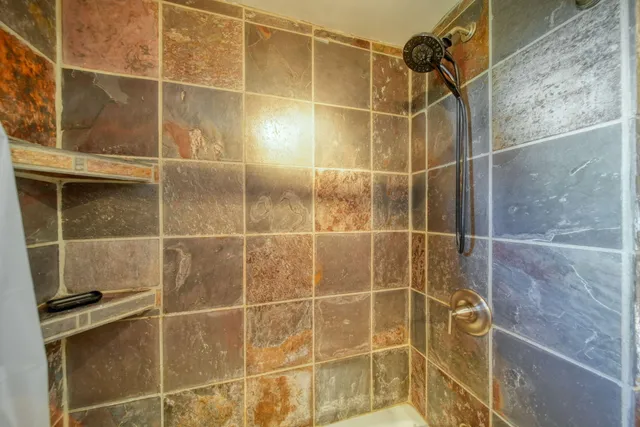 $180,000 | 884 Bryant Avenue, Jackson, MI 49202