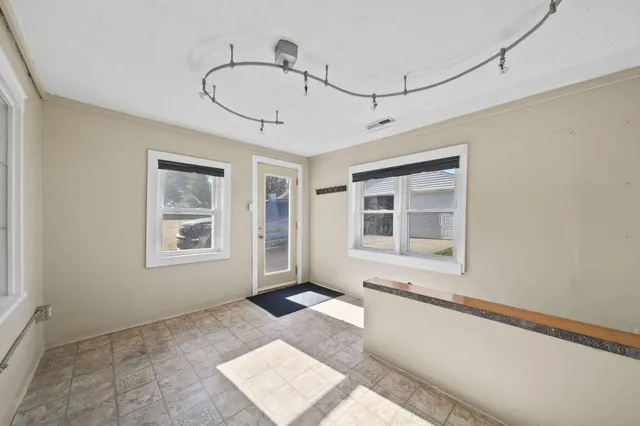 $180,000 | 884 Bryant Avenue, Jackson, MI 49202