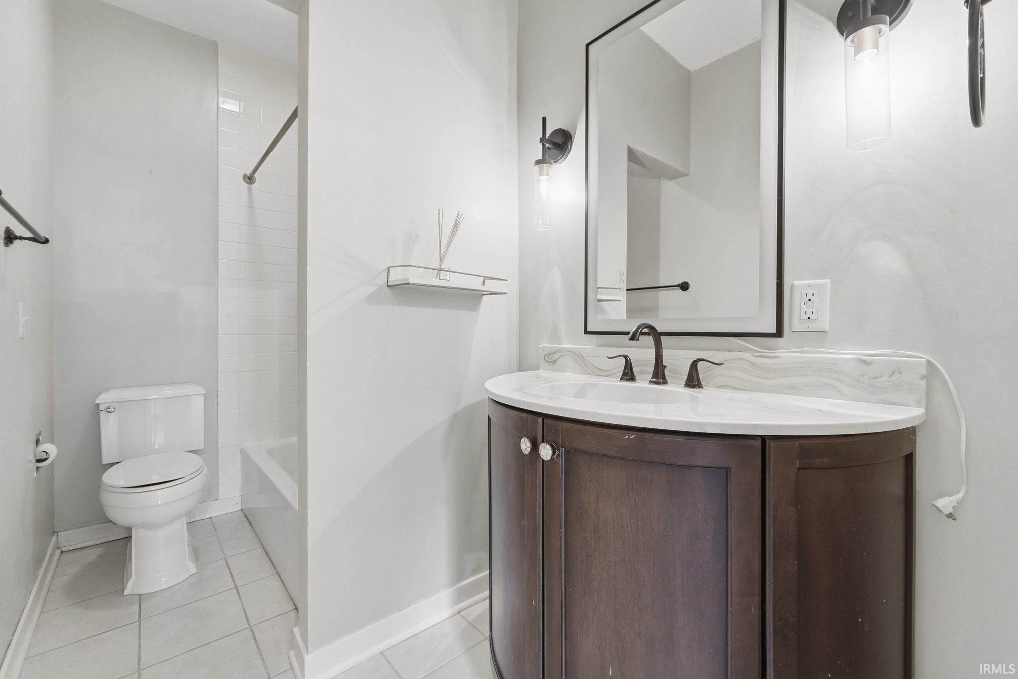 113 West Wayne Street, Unit 202 Fort Wayne, IN 46802 - Photo 14 of 33