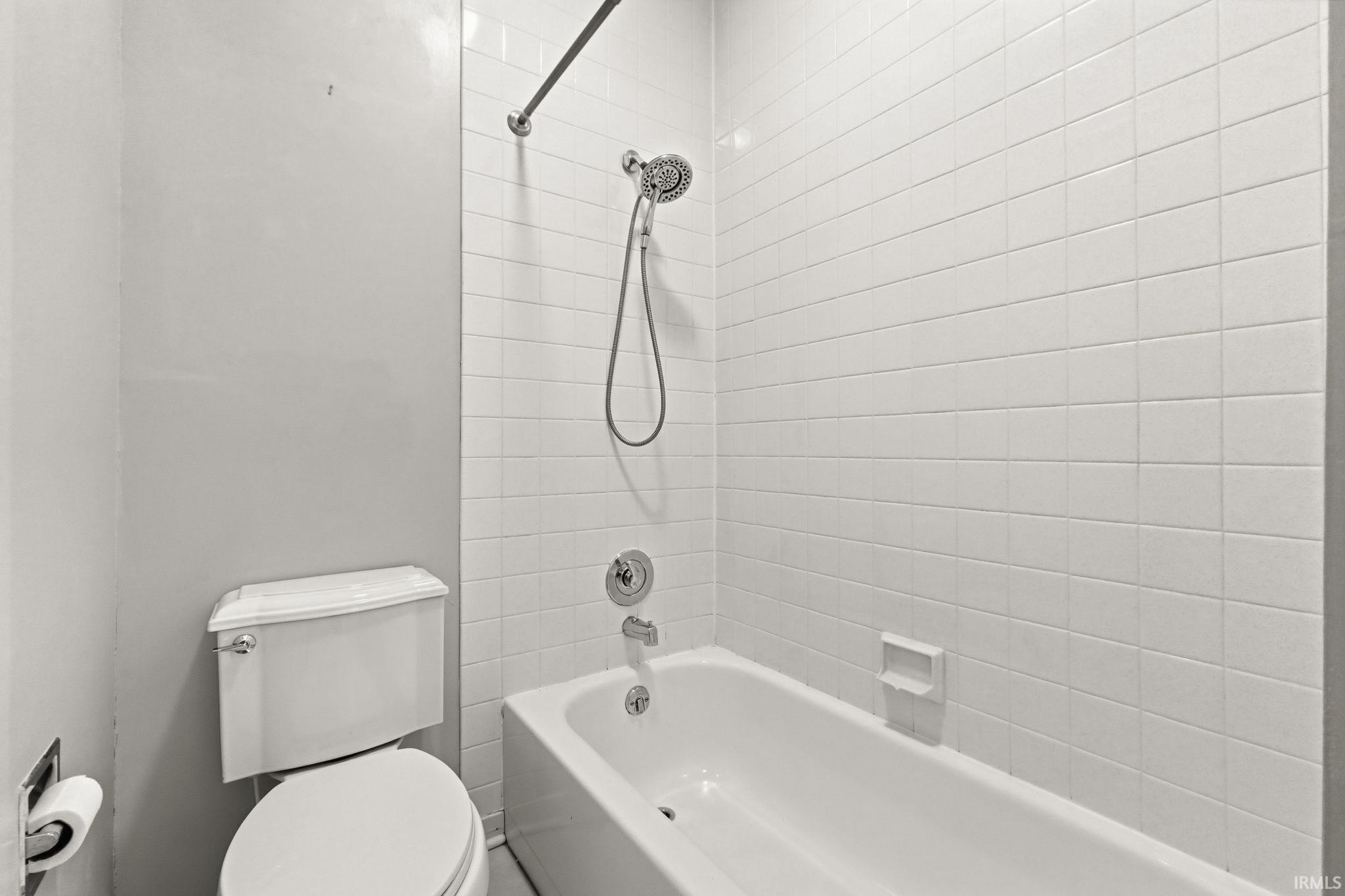 113 West Wayne Street, Unit 202 Fort Wayne, IN 46802 - Photo 15 of 33