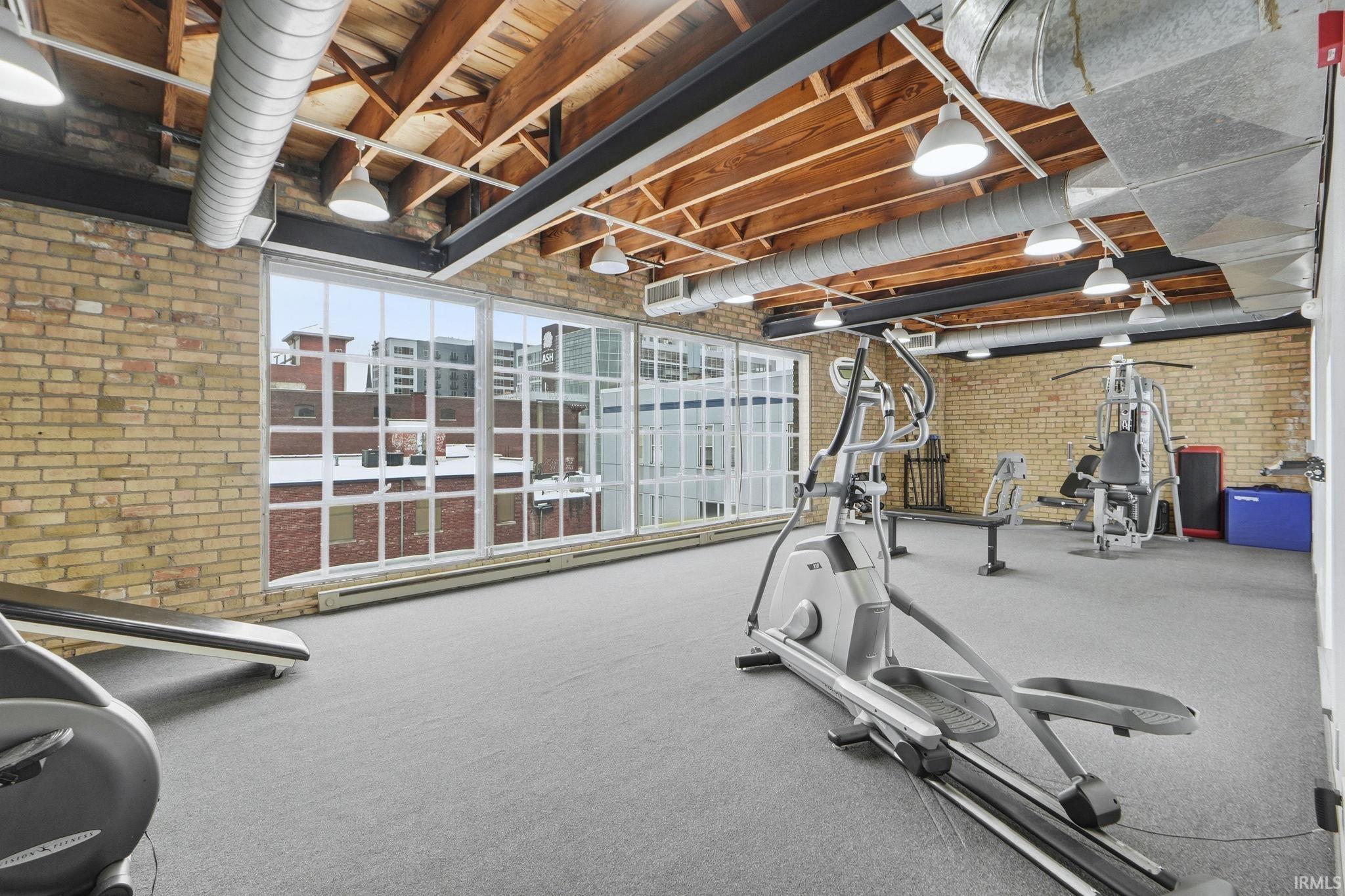 113 West Wayne Street, Unit 202 Fort Wayne, IN 46802 - Photo 17 of 33