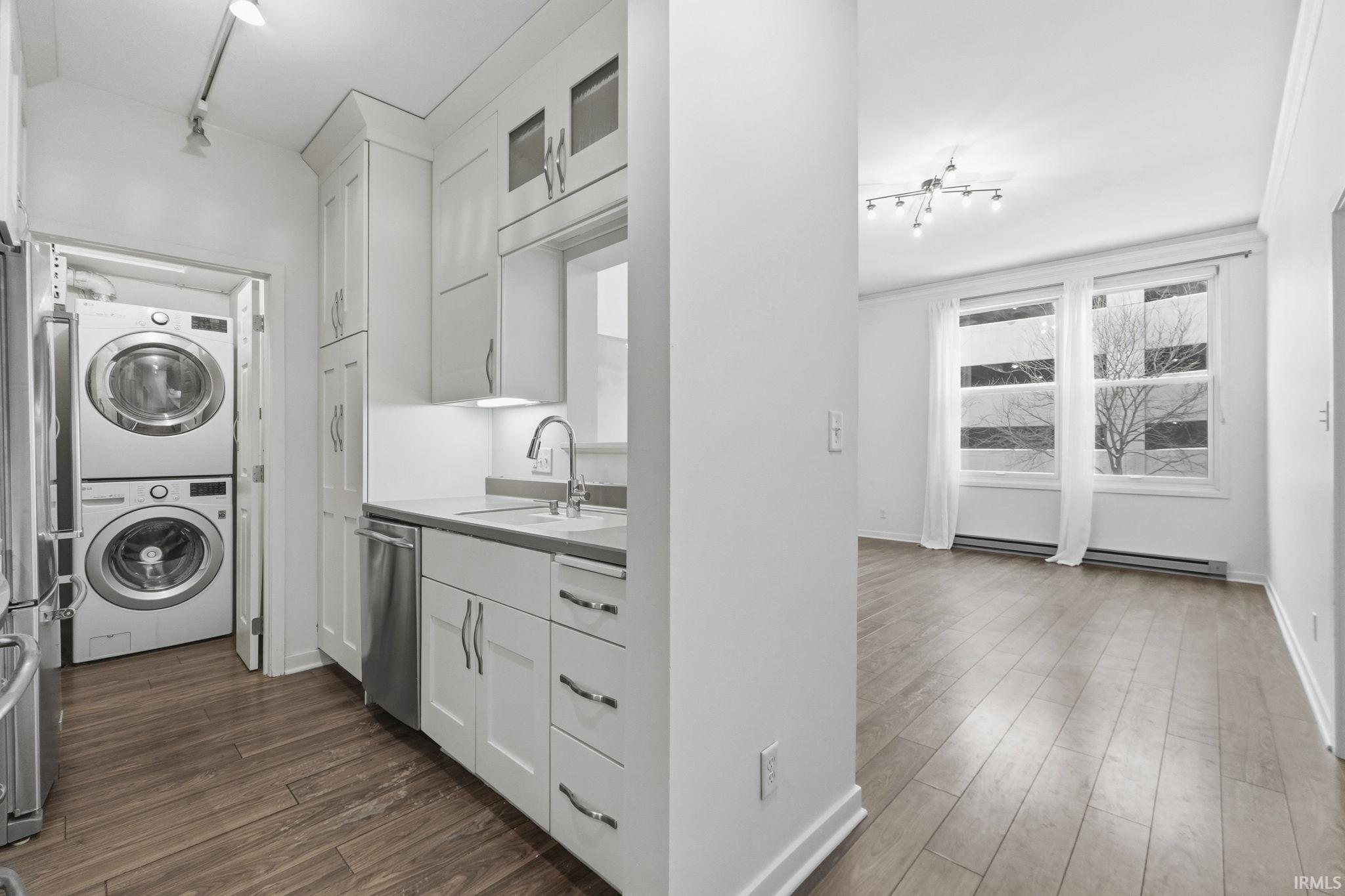 113 West Wayne Street, Unit 202 Fort Wayne, IN 46802 - Photo 25 of 33