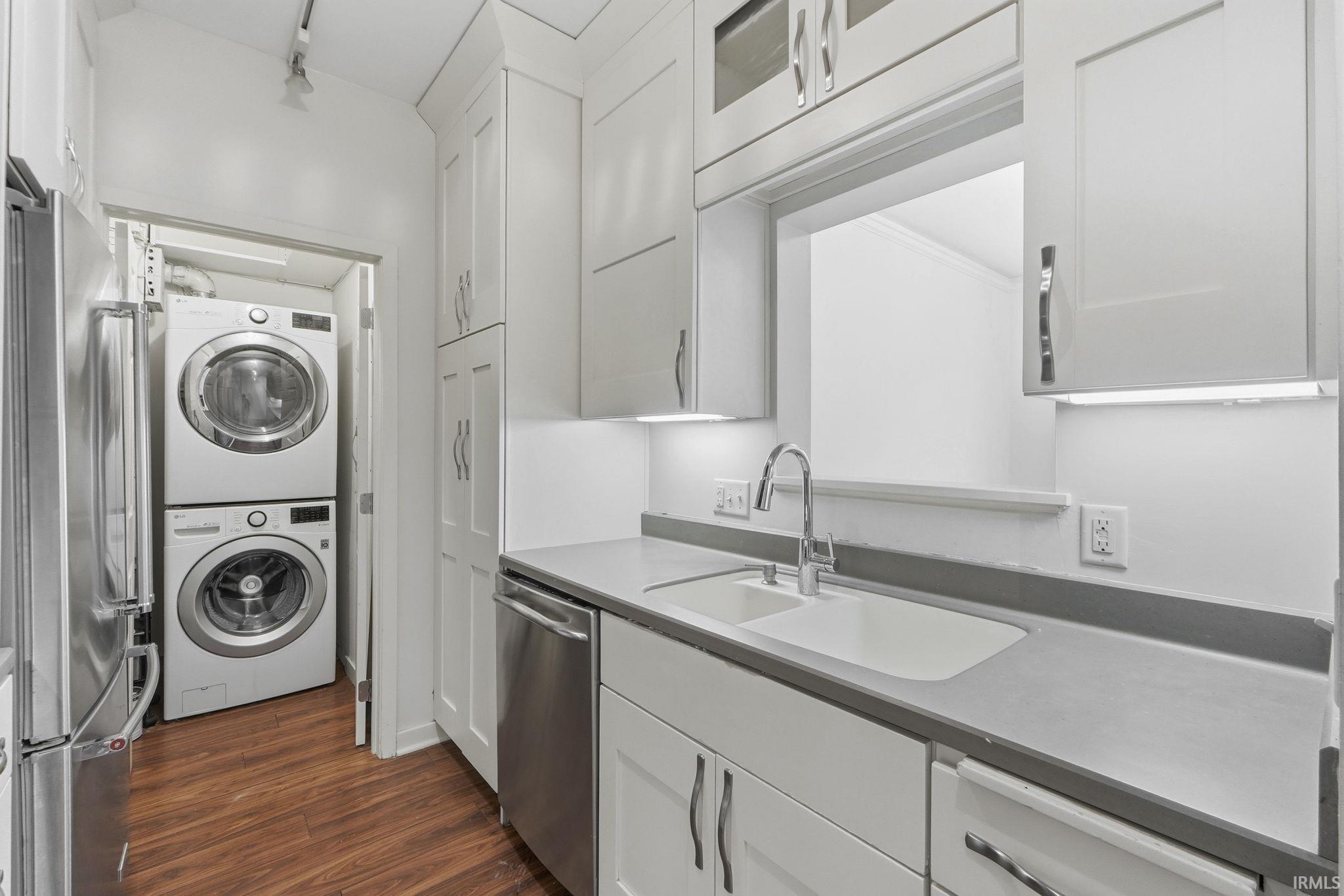 113 West Wayne Street, Unit 202 Fort Wayne, IN 46802 - Photo 9 of 33