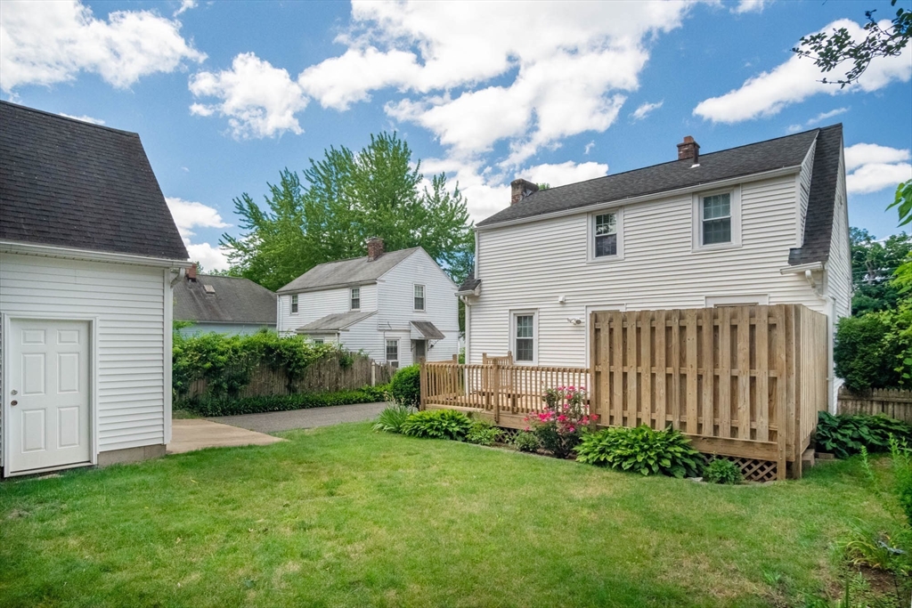 43 Ellsworth Avenue Springfield, MA 01118 - Photo 26 of 35