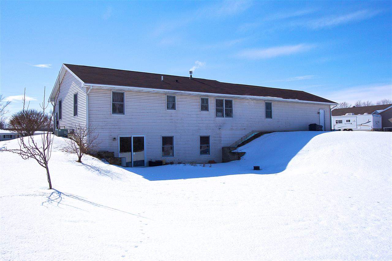 4060 North Sullivan Road Leesburg, IN 46538 - Photo 12 of 13 Gallery Image 12