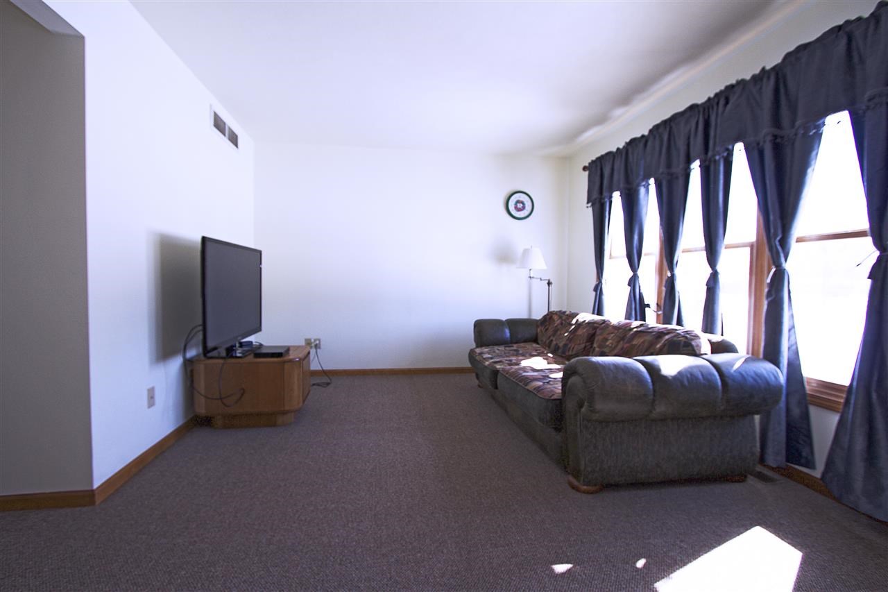 4060 North Sullivan Road Leesburg, IN 46538 - Photo 3 of 13 Gallery Image 3