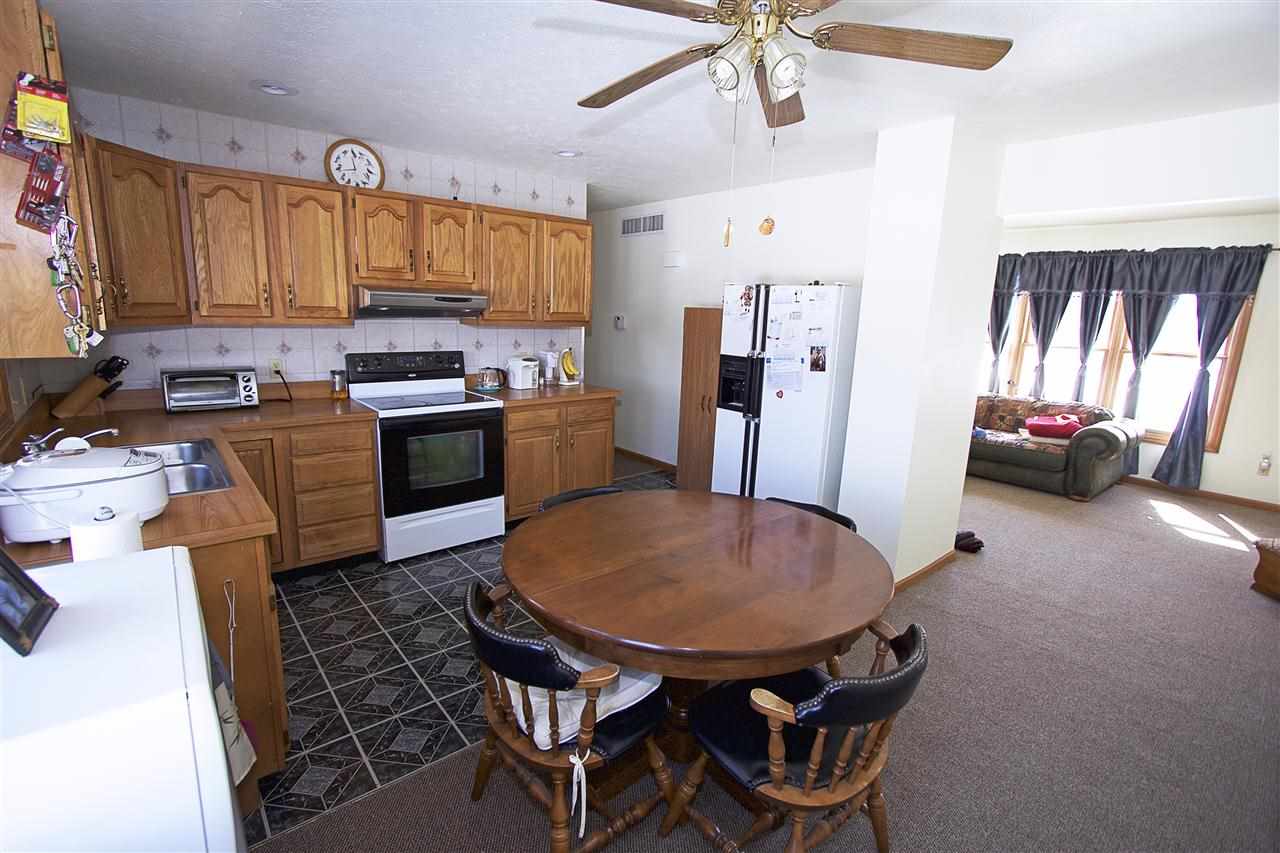 4060 North Sullivan Road Leesburg, IN 46538 - Photo 5 of 13 Gallery Image 5