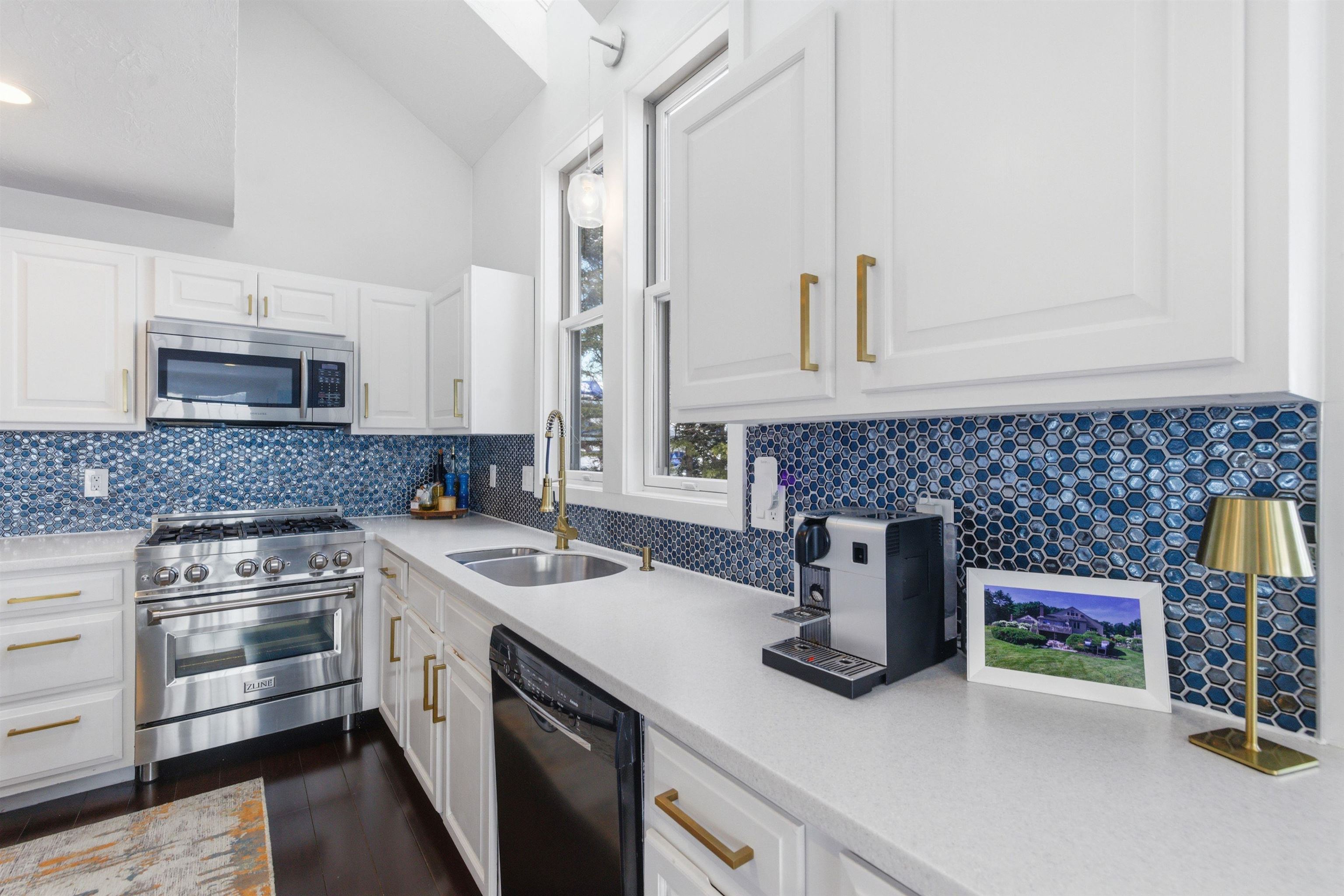 38 Crane Circle Laconia, NH 03246 - Photo 11 of 58