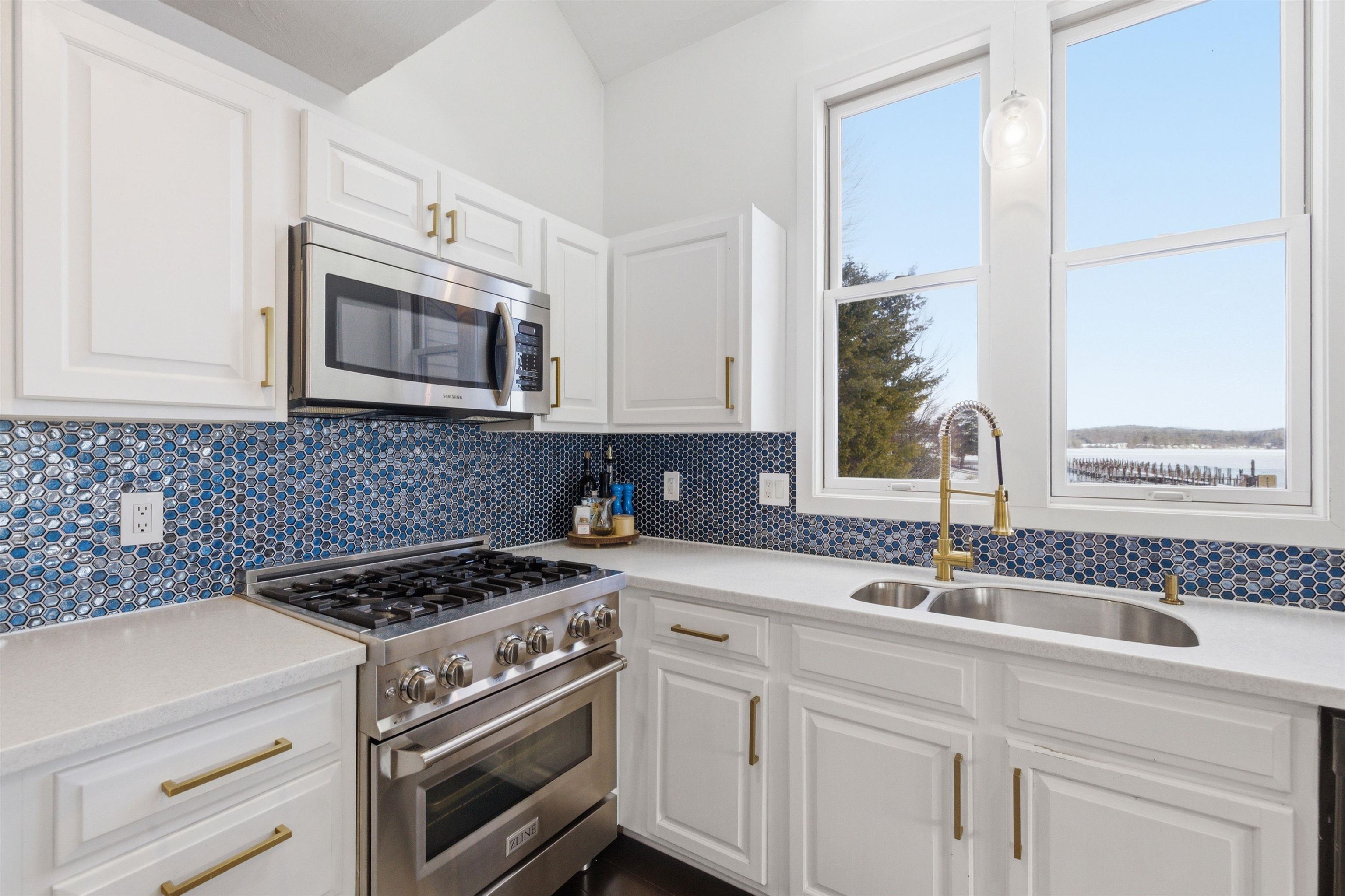 38 Crane Circle Laconia, NH 03246 - Photo 9 of 58