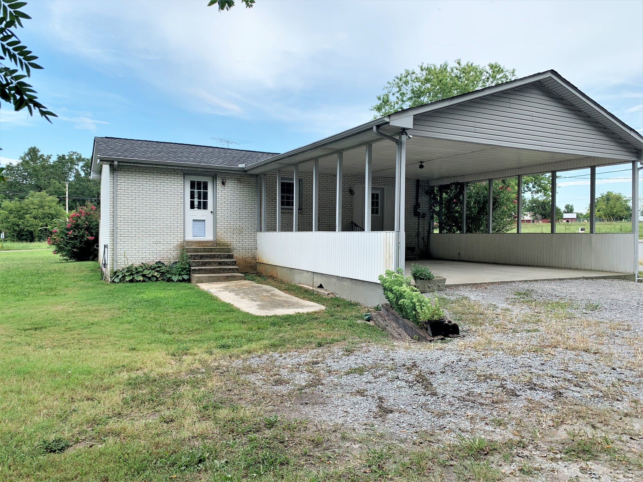 504 Old Columbia Road Unionville, TN 37180 - Photo 7 of 32 Gallery Image 7