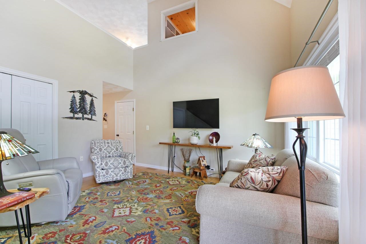 8 Royal Lane, Unit 22 Raymond, NH 03077 - Photo 3 of 60