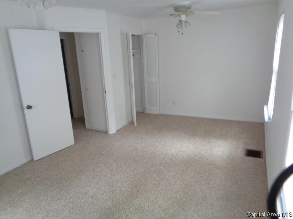 404 North Milton Avenue Springfield, IL 62702 - Photo 5 of 14 Gallery Image 5