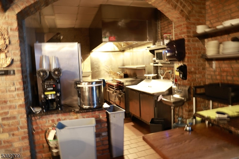 237 Haledon Avenue Haledon, NJ 07508 - Photo 19 of 49