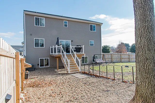 $439,900 | 18105 Loganwood Trail, Battle Creek, MI 49014