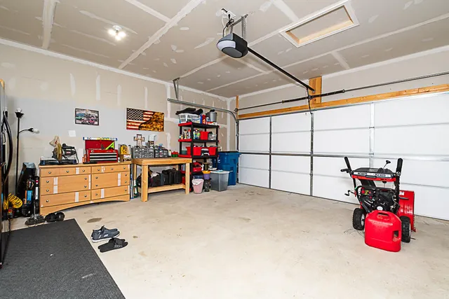 $439,900 | 18105 Loganwood Trail, Battle Creek, MI 49014