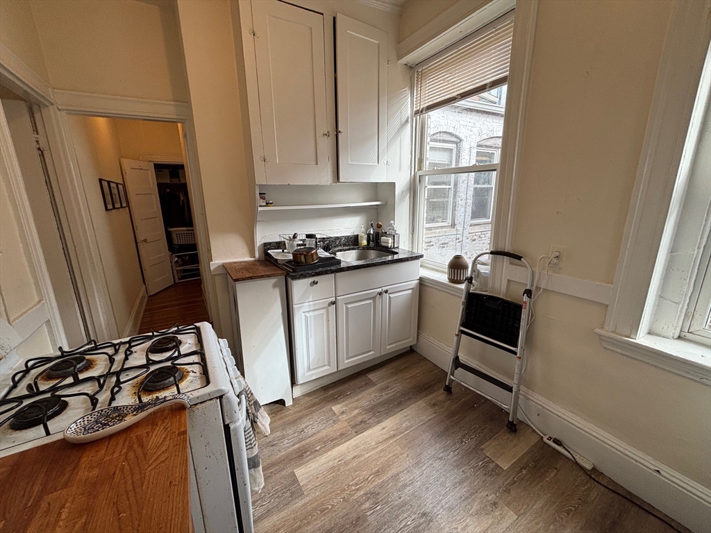 7 Grove Street, Unit 11 Boston, MA 02114 - Photo 7 of 15