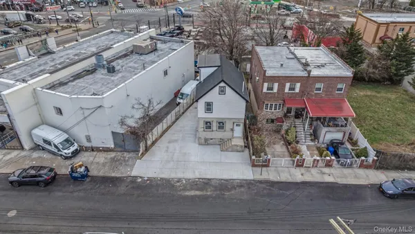 $999,000 | 1148 East 211th Street | Williamsbridge