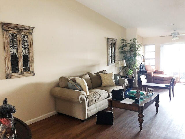 8818 Windrow Way Boca Raton, FL 33496 - Photo 4 of 12 Living Room